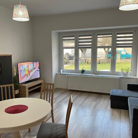 Apartament 3 Pokojowy Z Parkingiem Daire Zabkowice Slaskie Dış mekan fotoğraf