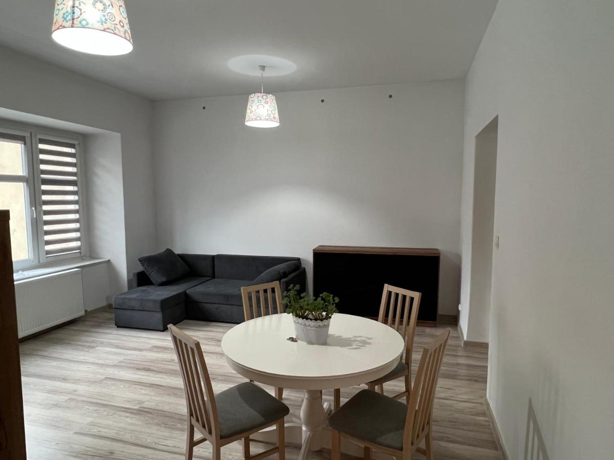Apartament 3 Pokojowy Z Parkingiem Daire Zabkowice Slaskie Dış mekan fotoğraf