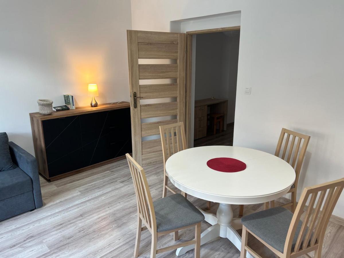 Apartament 3 Pokojowy Z Parkingiem Daire Zabkowice Slaskie Dış mekan fotoğraf
