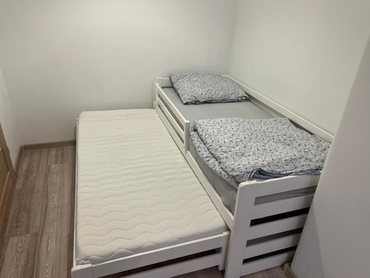 Apartament 3 Pokojowy Z Parkingiem Daire Zabkowice Slaskie Dış mekan fotoğraf
